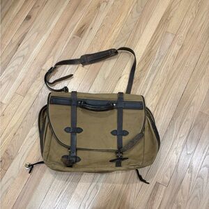 VINTAGE Filson Tan and Brown Messenger Bag/ Carry On Bag